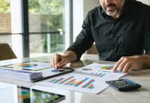 Home Equity Loan vs HELOC: Key Differences Explained home equity loan versus heloc