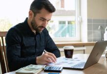Strategies Borrowers Use to Stay Debt Free After Consolidation post consolidation debt avoidance tactics
